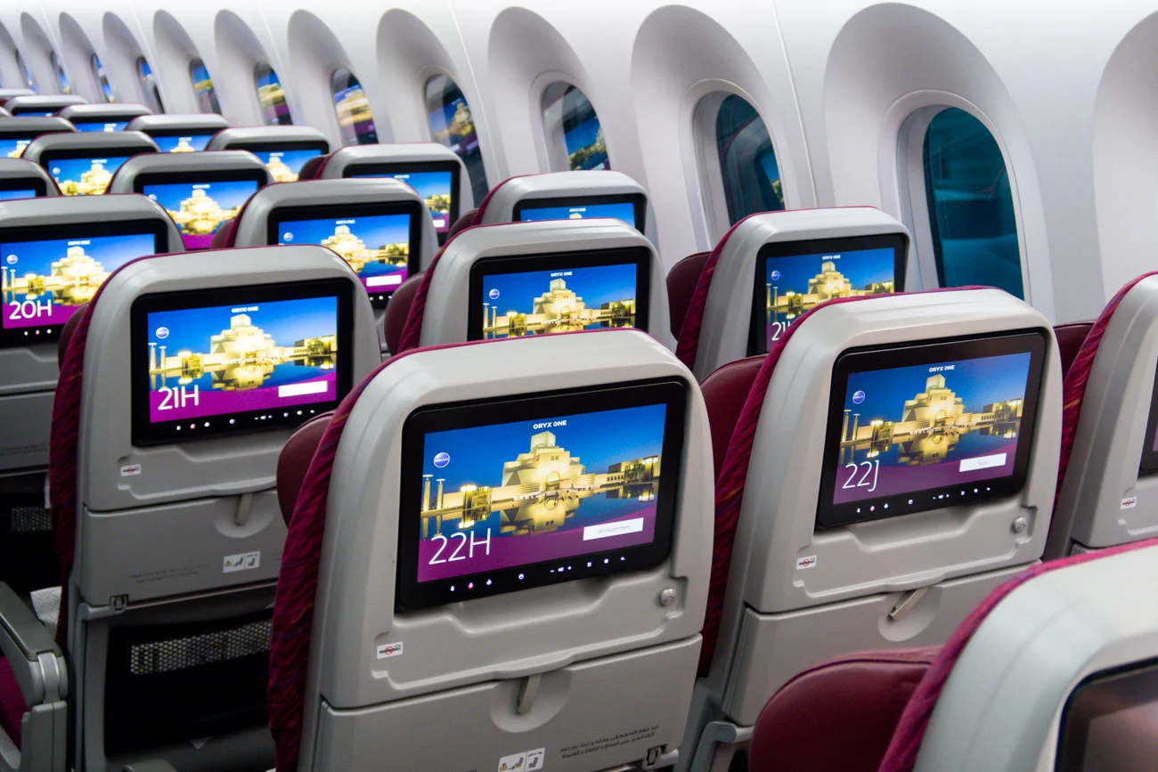 Vé máy bay đi Pháp - Hãng hàng không Qatar Airways