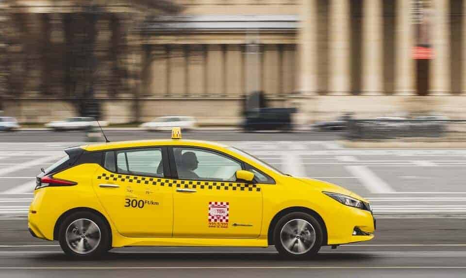 Di chuyển từ sân bay về trung tâm thành phố Budapest bằng taxi 